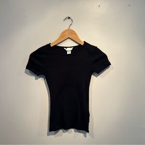 Black H&M tee